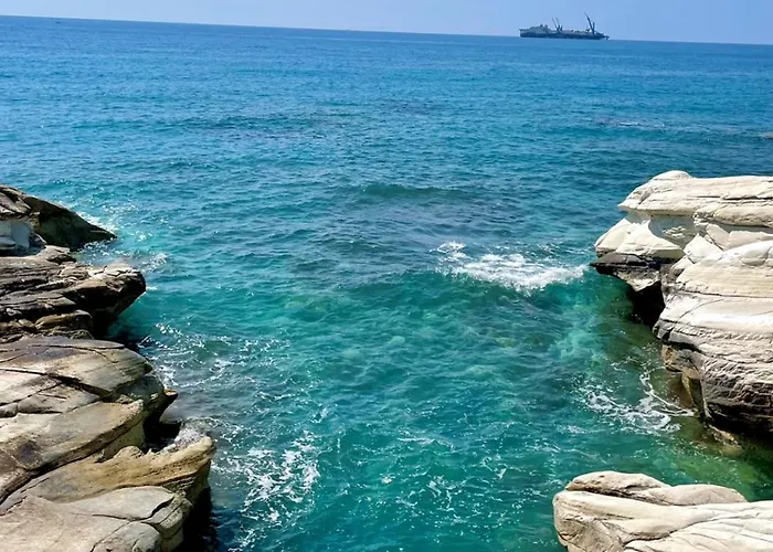 With Large Pool Λεμεσός