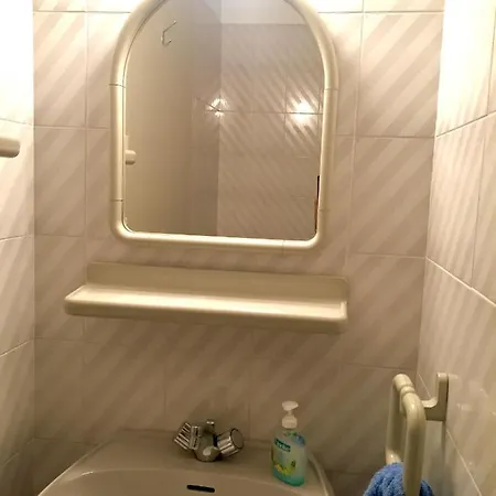 アパート With Large Pool *